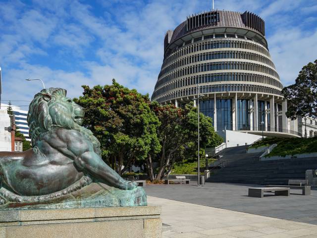 Parliament grounds beehive